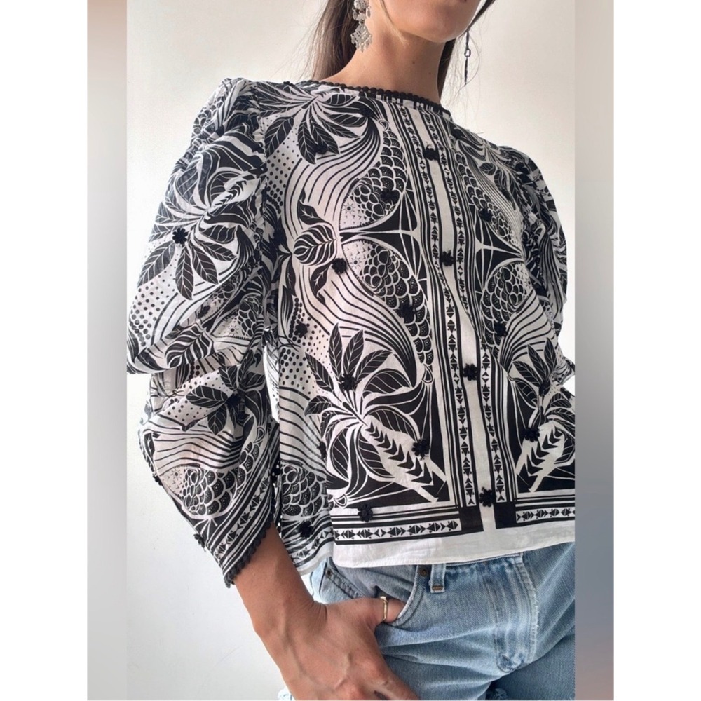 FARM Rio Monochrome Elegance Button Back Blouse Puff Sleeve Top Tapestry - Small